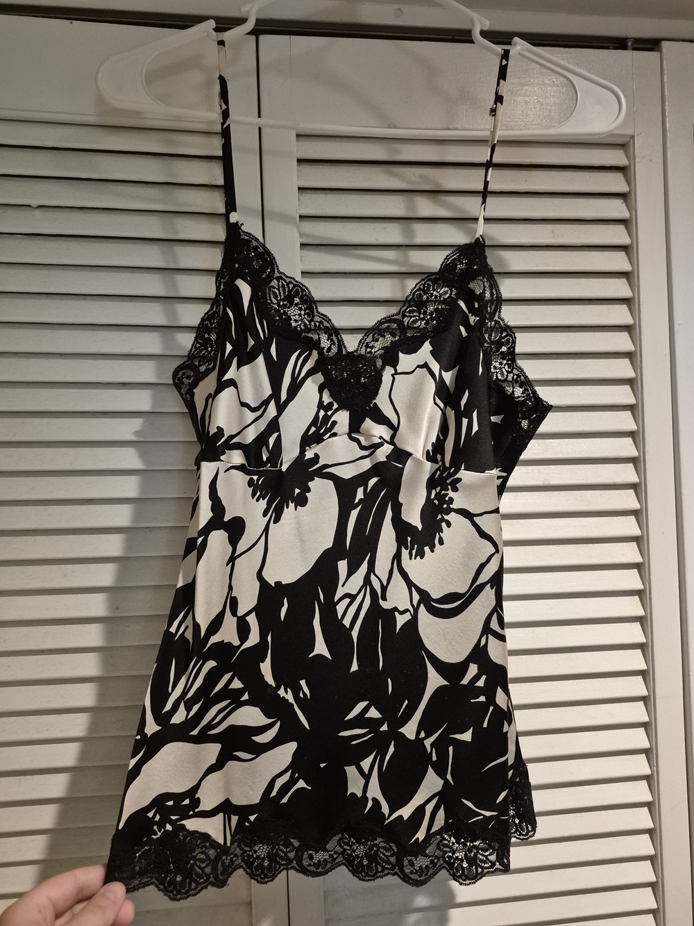 Black & White Floral Lace Trim Cami Top